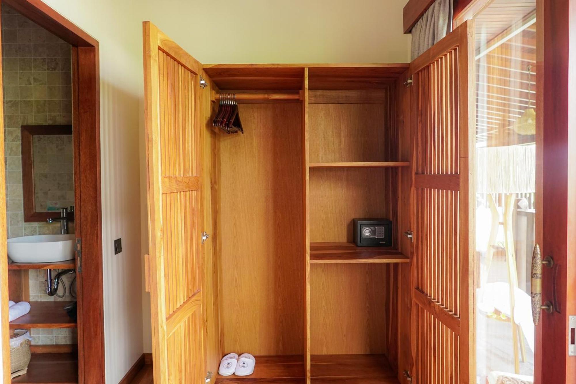Tropical Beach House Bali Семиняк Екстериор снимка