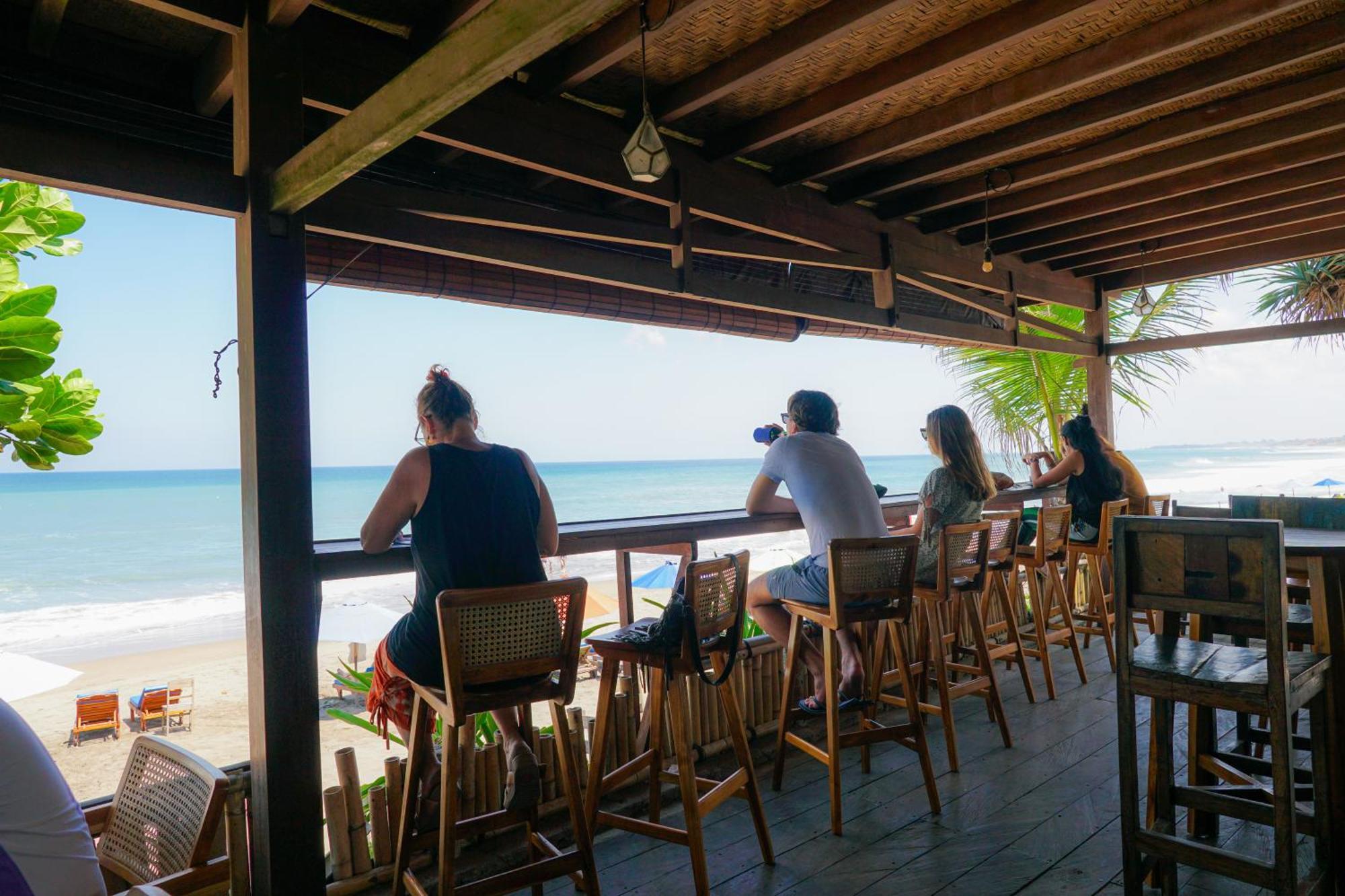 Tropical Beach House Bali Семиняк Екстериор снимка