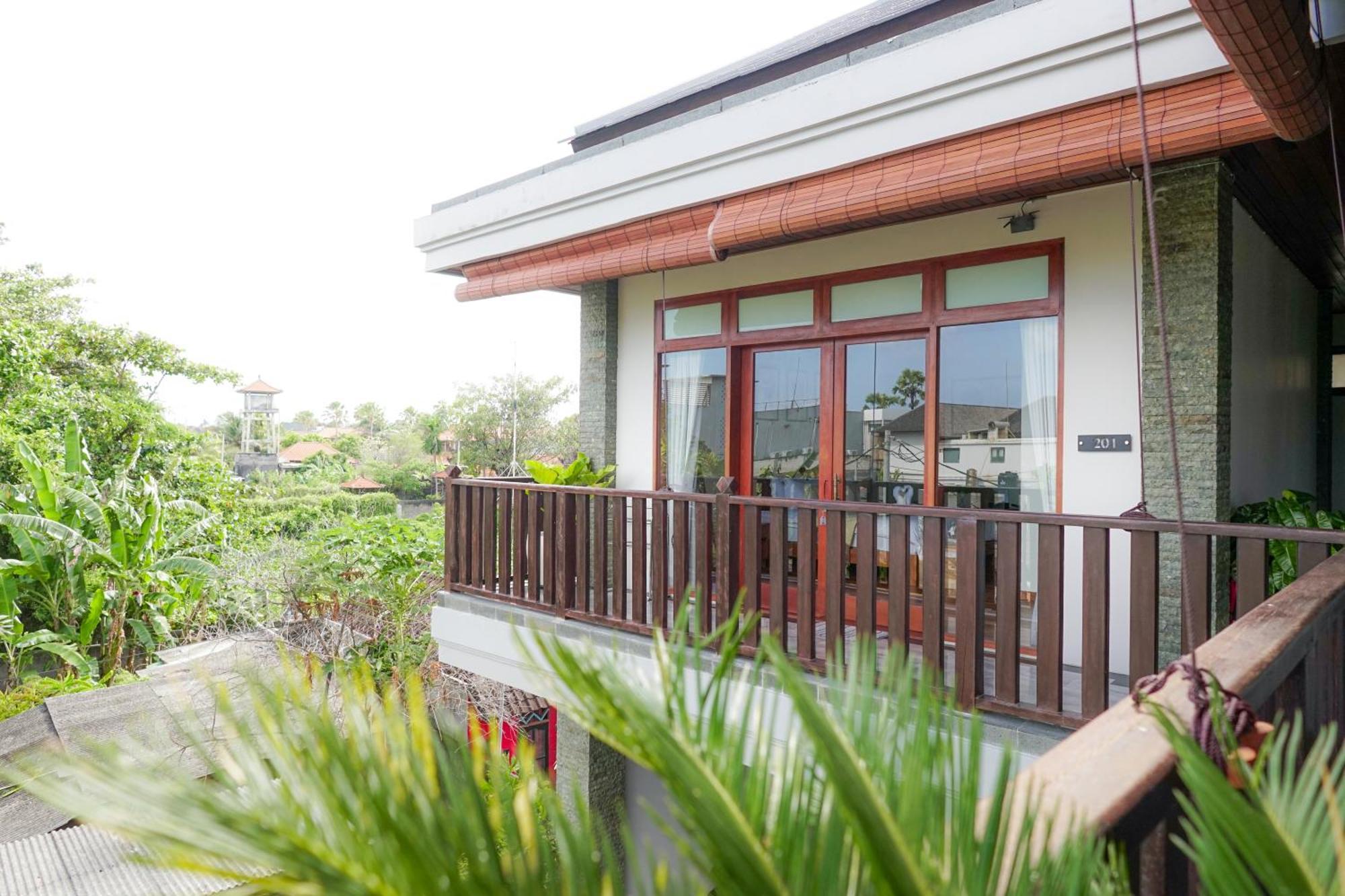 Tropical Beach House Bali Семиняк Екстериор снимка