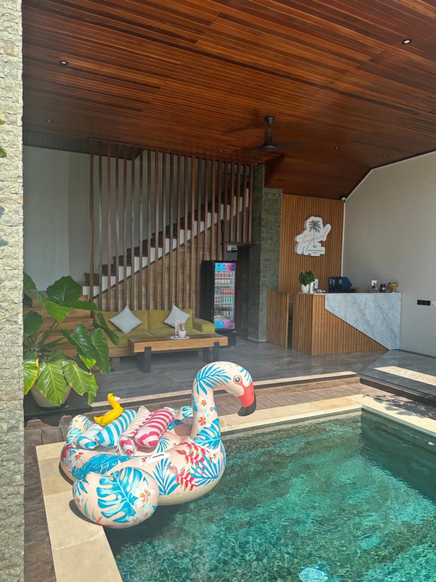 Tropical Beach House Bali Семиняк Екстериор снимка