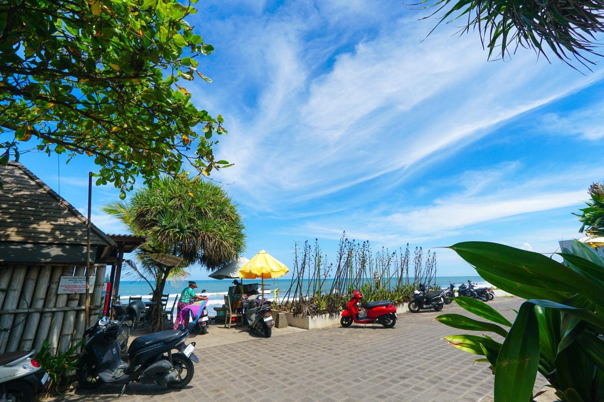 Tropical Beach House Bali Семиняк Екстериор снимка